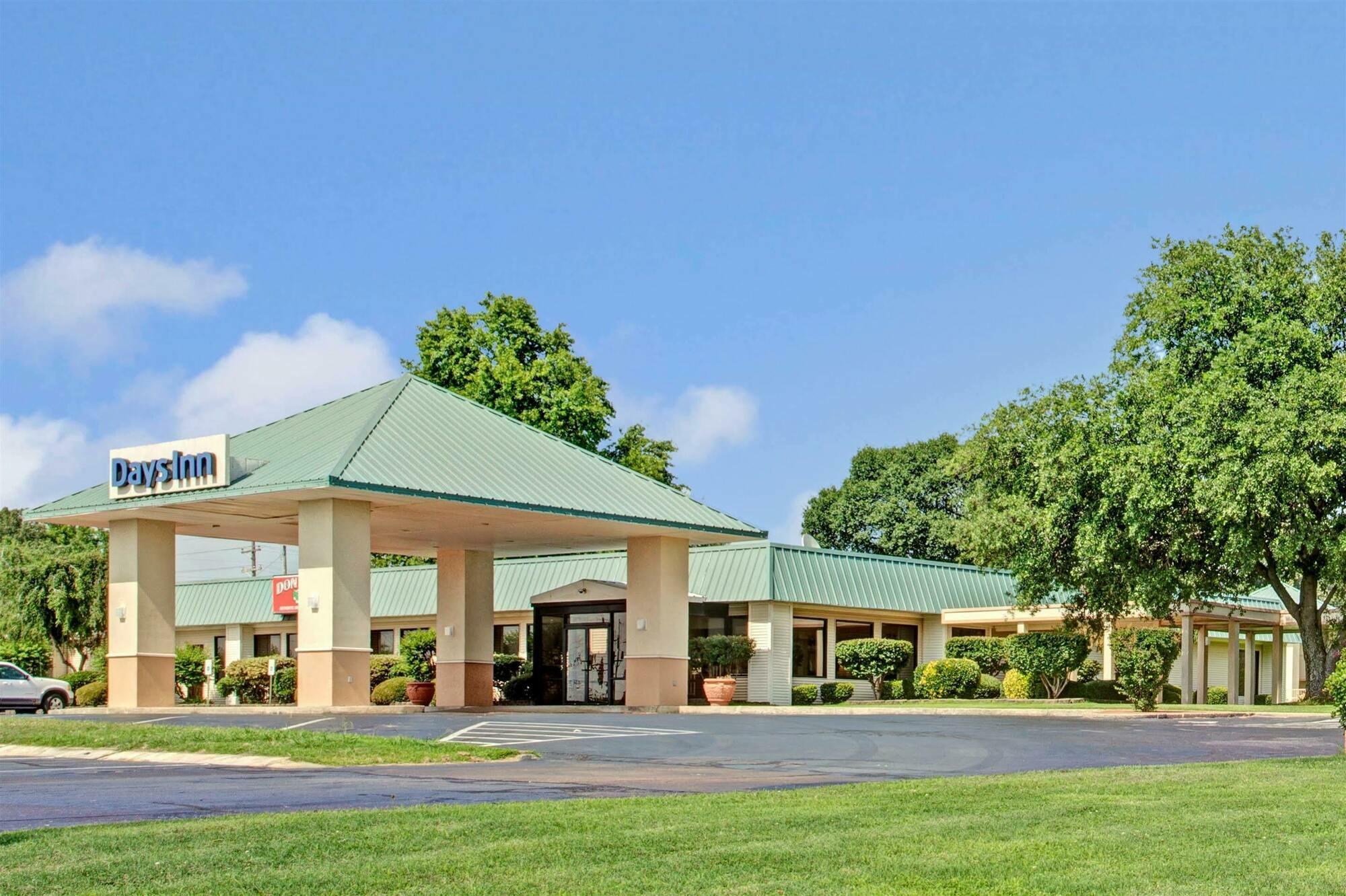 Days Inn By Wyndham Forrest City Exterior foto